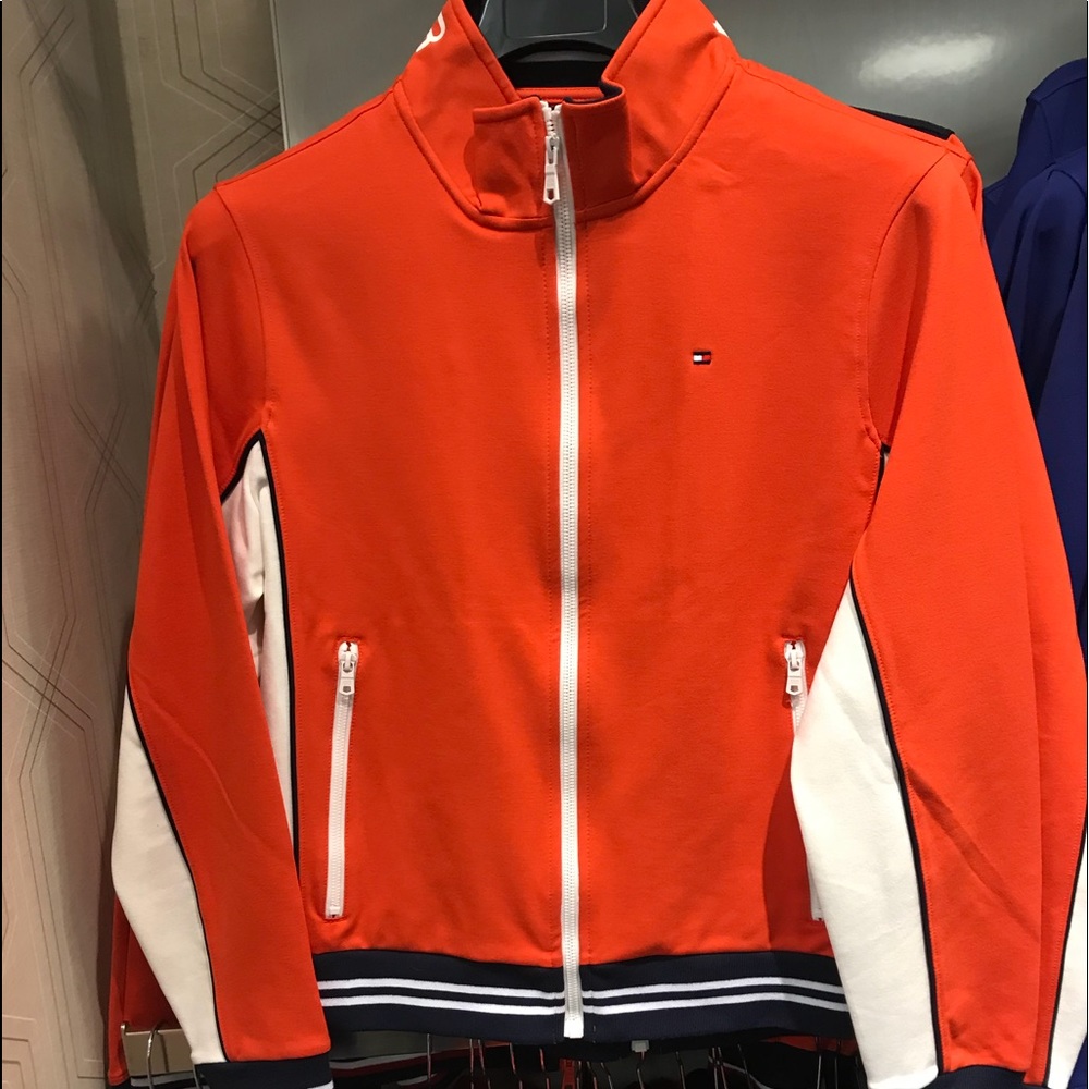 Tommy sweater